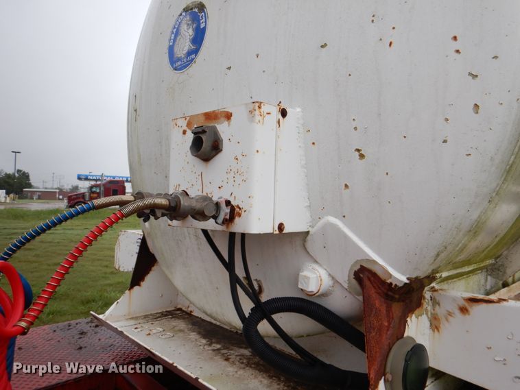 image for item DL0552 2006 Dragon  vacuum trailer