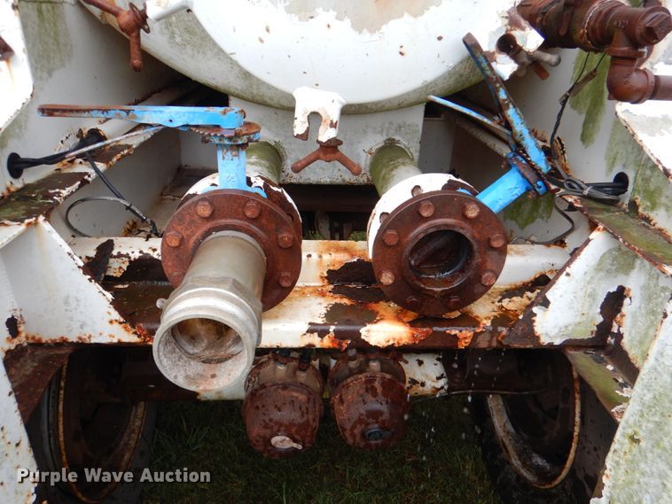 image for item DL0552 2006 Dragon  vacuum trailer