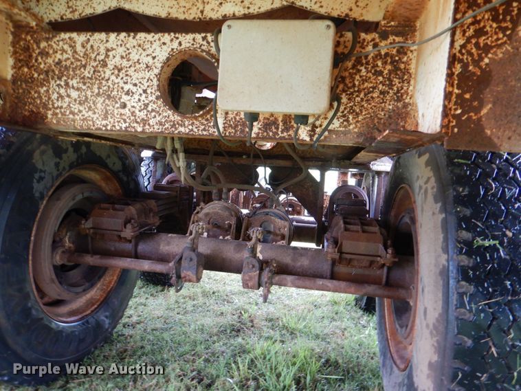 image for item DL0552 2006 Dragon  vacuum trailer