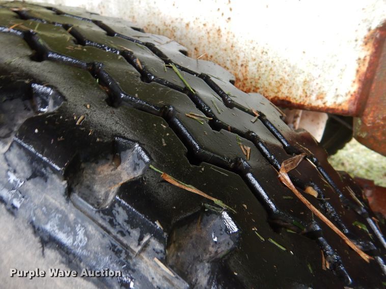 image for item DL0552 2006 Dragon  vacuum trailer