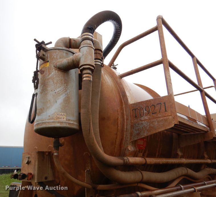 image for item DL0553 2012 Dragon  vacuum trailer