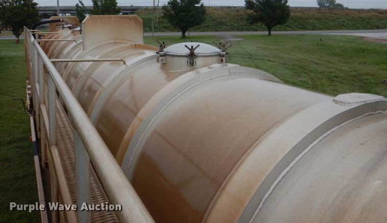 image for item DL0553 2012 Dragon  vacuum trailer