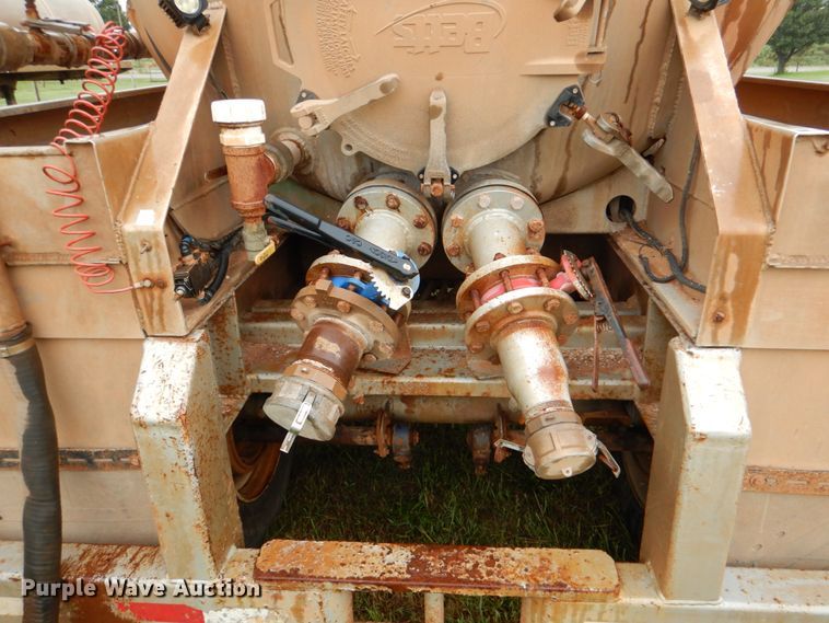 image for item DL0553 2012 Dragon  vacuum trailer