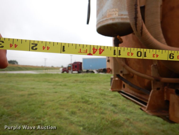 image for item DL0553 2012 Dragon  vacuum trailer