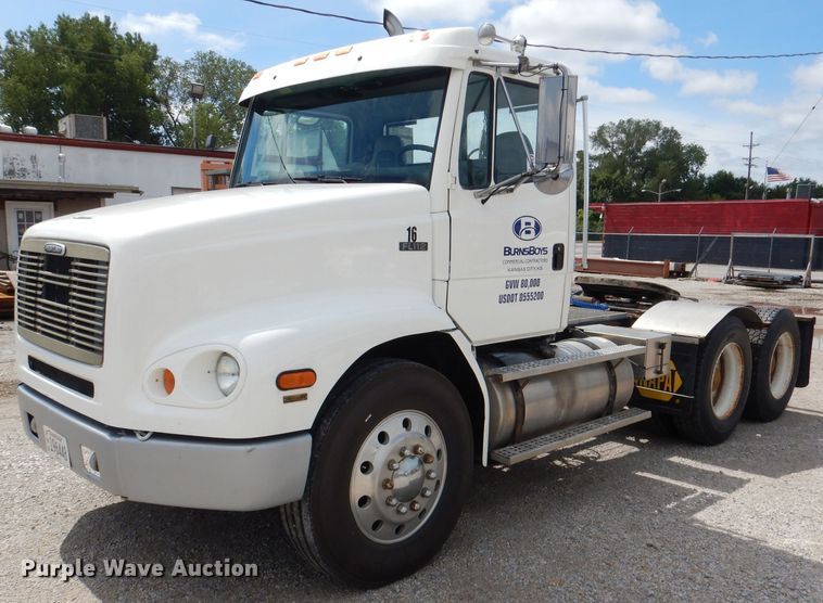 image for item DM1331 1998 Freightliner FL112  semi truck