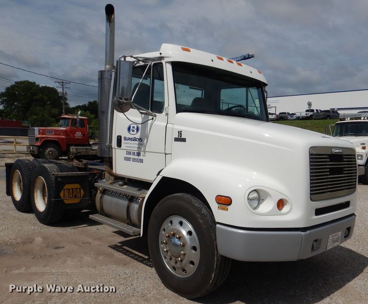 image for item DM1331 1998 Freightliner FL112  semi truck