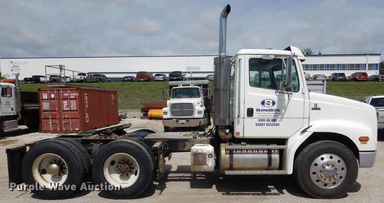 image for item DM1331 1998 Freightliner FL112  semi truck