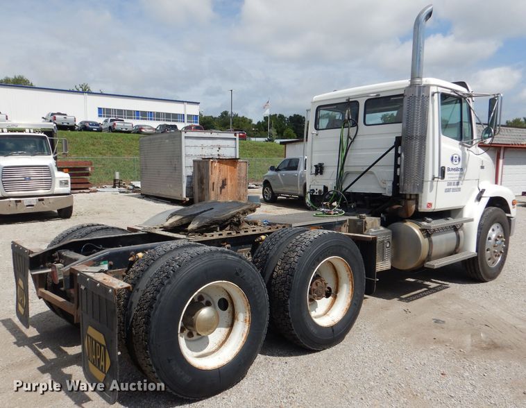 image for item DM1331 1998 Freightliner FL112  semi truck