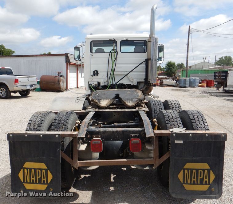 image for item DM1331 1998 Freightliner FL112  semi truck