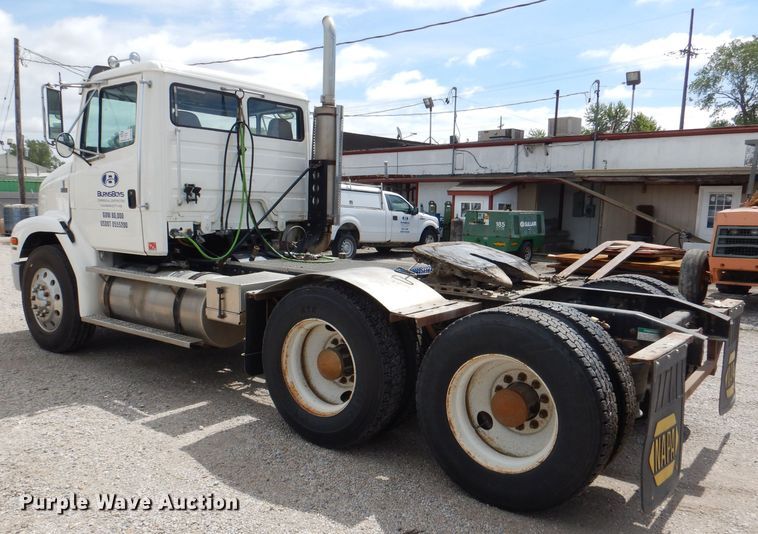 image for item DM1331 1998 Freightliner FL112  semi truck
