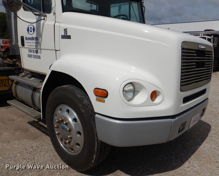 image for item DM1331 1998 Freightliner FL112  semi truck