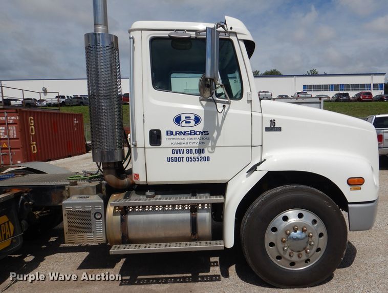 image for item DM1331 1998 Freightliner FL112  semi truck