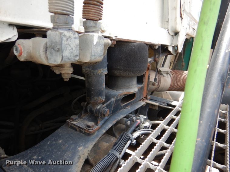 image for item DM1331 1998 Freightliner FL112  semi truck