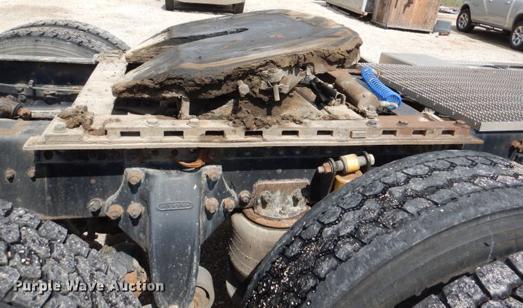 image for item DM1331 1998 Freightliner FL112  semi truck