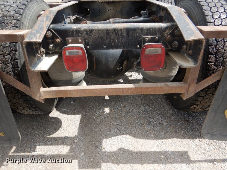 image for item DM1331 1998 Freightliner FL112  semi truck