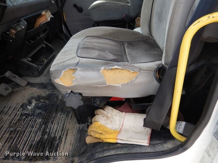 image for item DM1331 1998 Freightliner FL112  semi truck