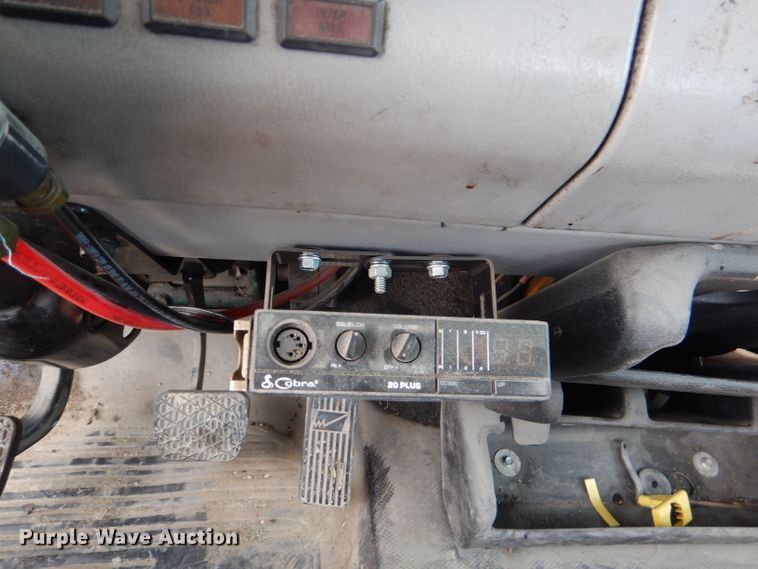 image for item DM1331 1998 Freightliner FL112  semi truck