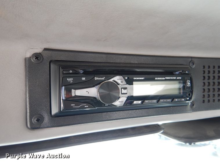 image for item DM1331 1998 Freightliner FL112  semi truck