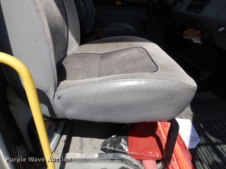 image for item DM1331 1998 Freightliner FL112  semi truck