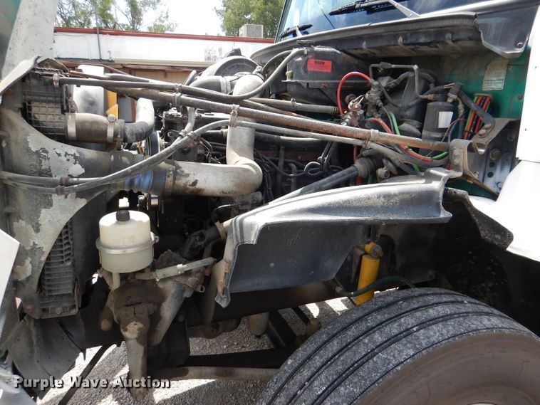 image for item DM1331 1998 Freightliner FL112  semi truck