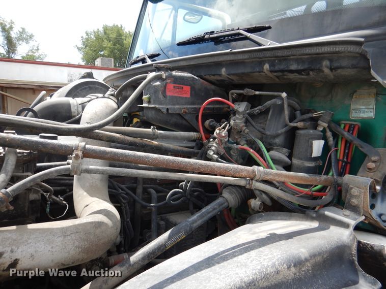 image for item DM1331 1998 Freightliner FL112  semi truck