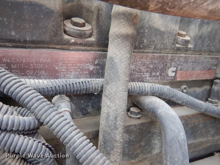 image for item DM1331 1998 Freightliner FL112  semi truck