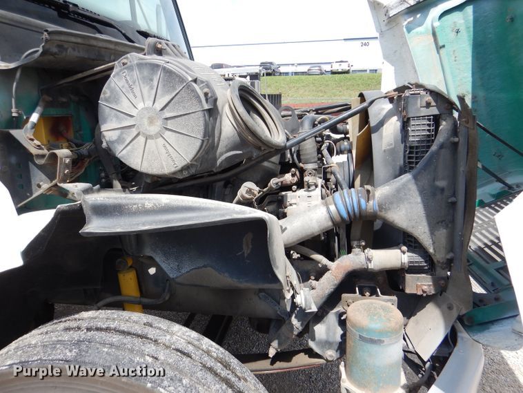 image for item DM1331 1998 Freightliner FL112  semi truck