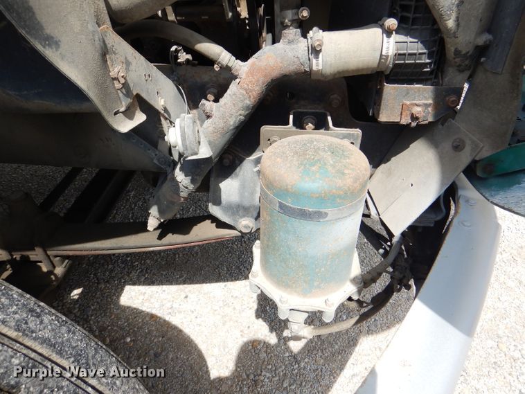 image for item DM1331 1998 Freightliner FL112  semi truck