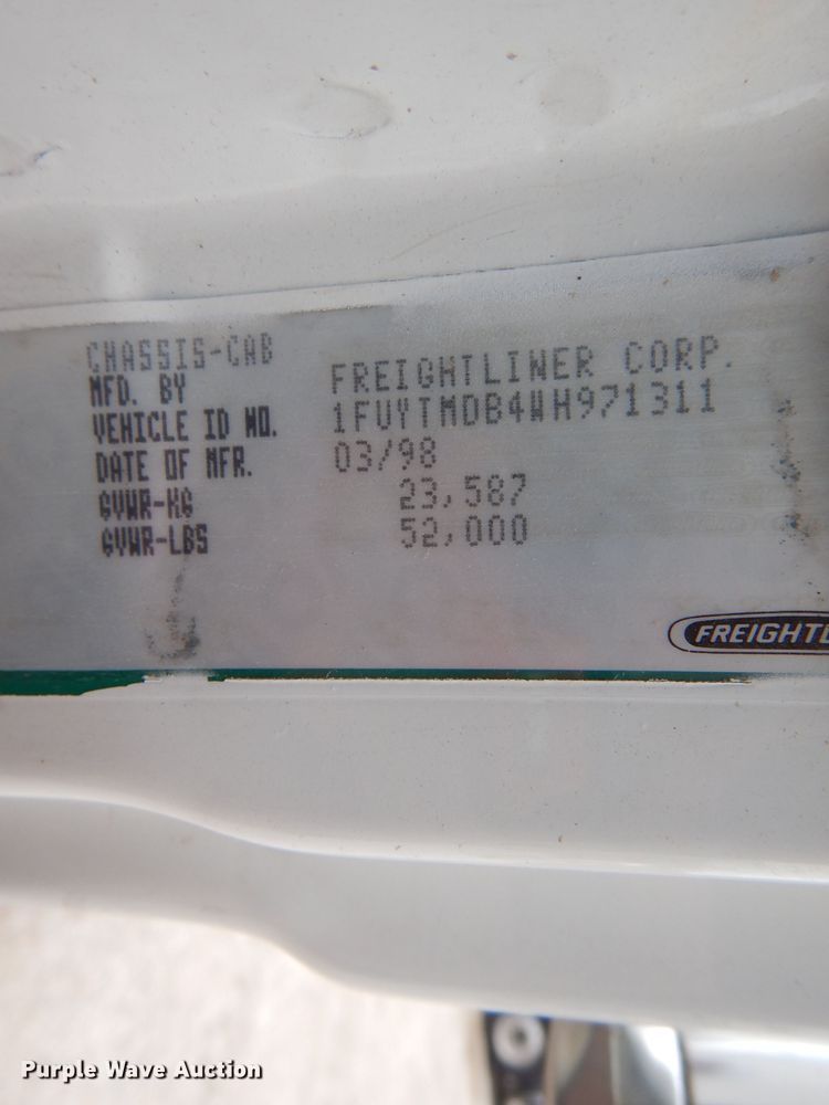 image for item DM1331 1998 Freightliner FL112  semi truck