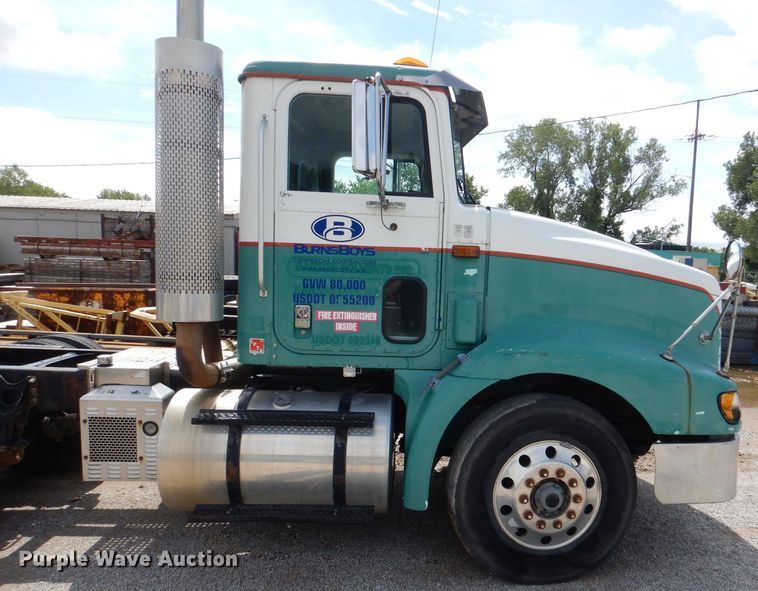 image for item DM1334 1999 International 9100  semi truck