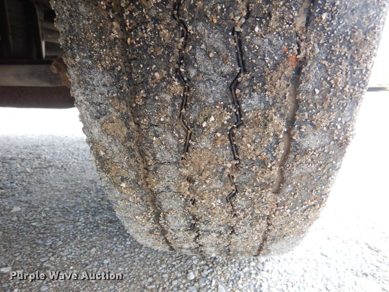 image for item DM1334 1999 International 9100  semi truck