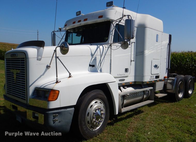 image for item DM1421 1999 Freightliner FLD120  semi truck