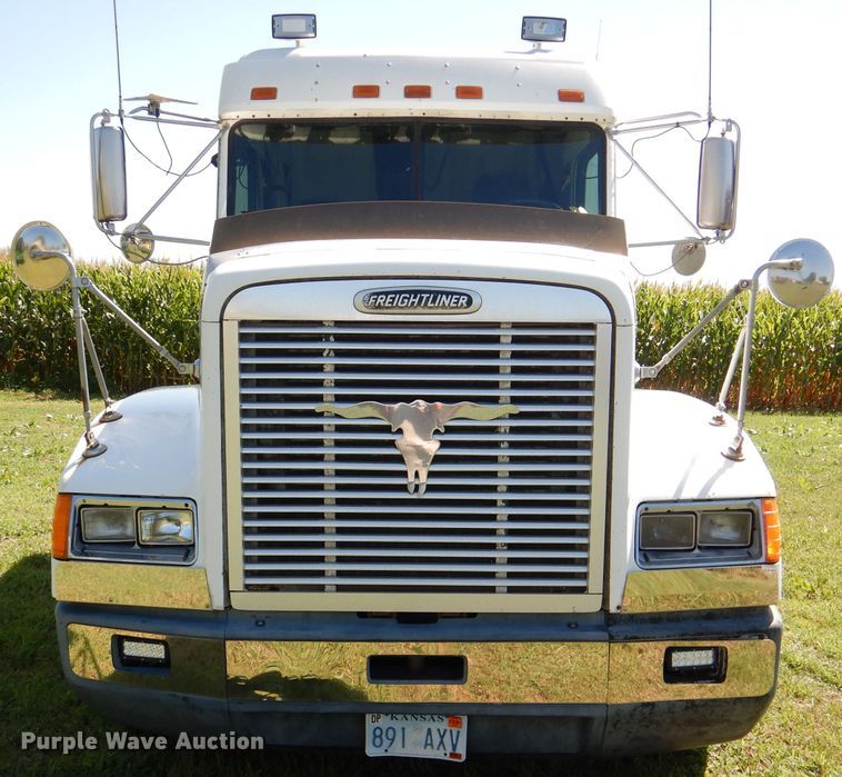 image for item DM1421 1999 Freightliner FLD120  semi truck