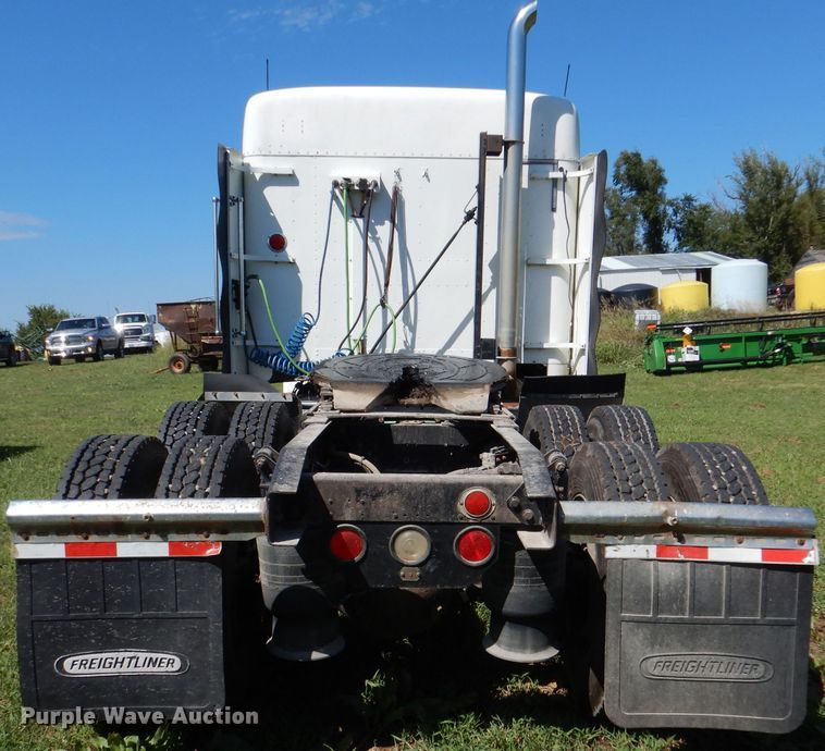 image for item DM1421 1999 Freightliner FLD120  semi truck