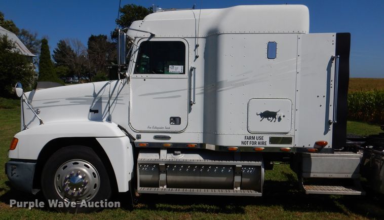 image for item DM1421 1999 Freightliner FLD120  semi truck