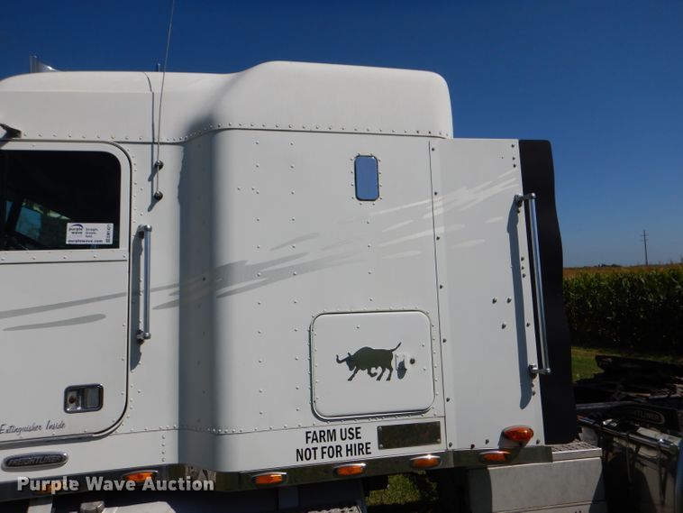 image for item DM1421 1999 Freightliner FLD120  semi truck