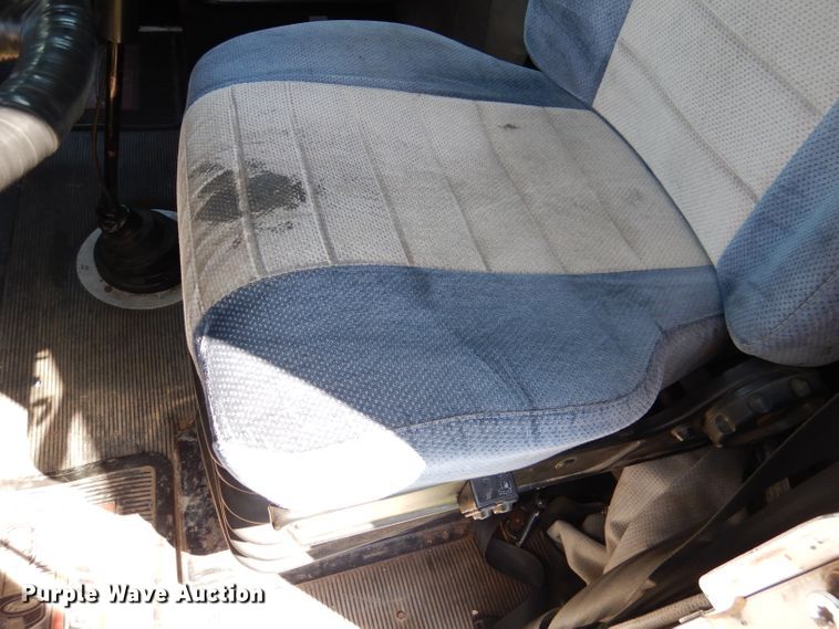 image for item DM1421 1999 Freightliner FLD120  semi truck