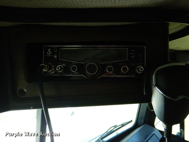 image for item DM1421 1999 Freightliner FLD120  semi truck