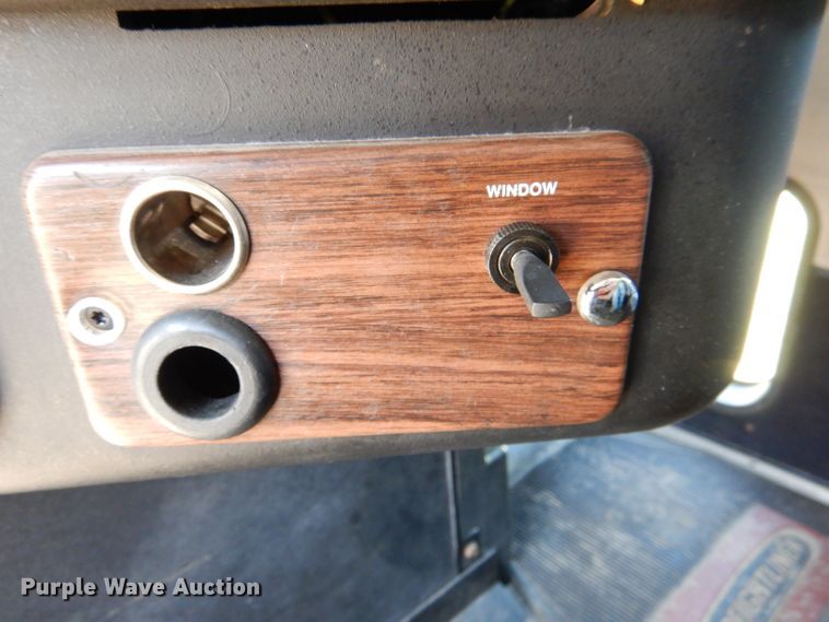 image for item DM1421 1999 Freightliner FLD120  semi truck