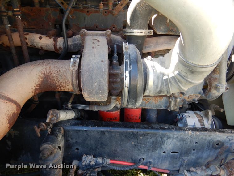 image for item DM1421 1999 Freightliner FLD120  semi truck