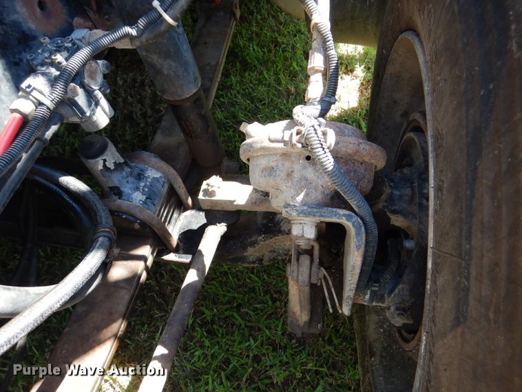 image for item DM1421 1999 Freightliner FLD120  semi truck