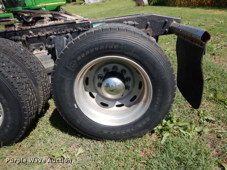 image for item DM1421 1999 Freightliner FLD120  semi truck