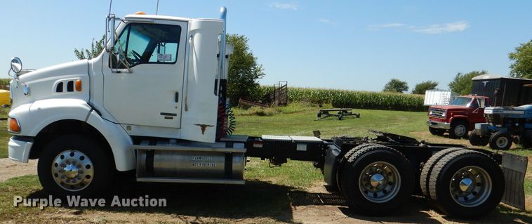 image for item DM1424 2005 Sterling AT9500  semi truck