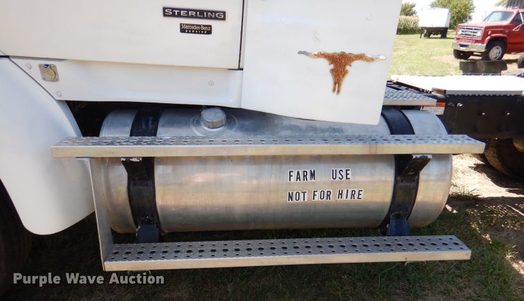 image for item DM1424 2005 Sterling AT9500  semi truck