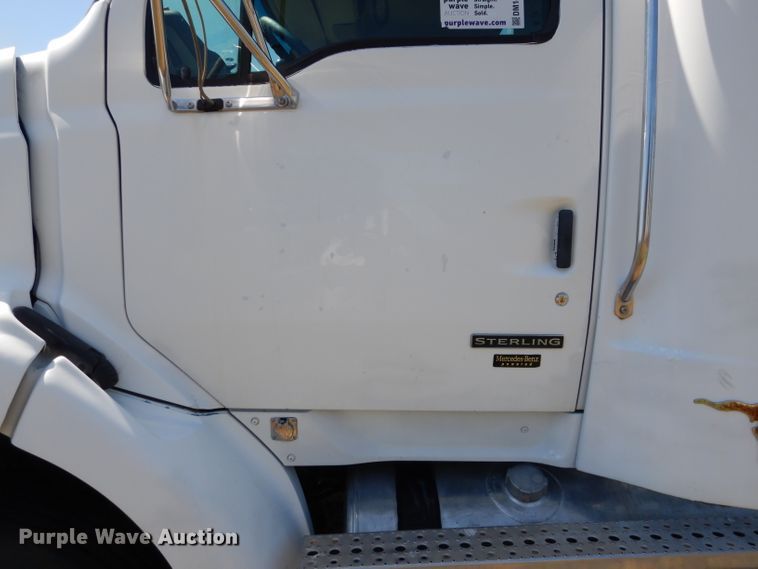 image for item DM1424 2005 Sterling AT9500  semi truck