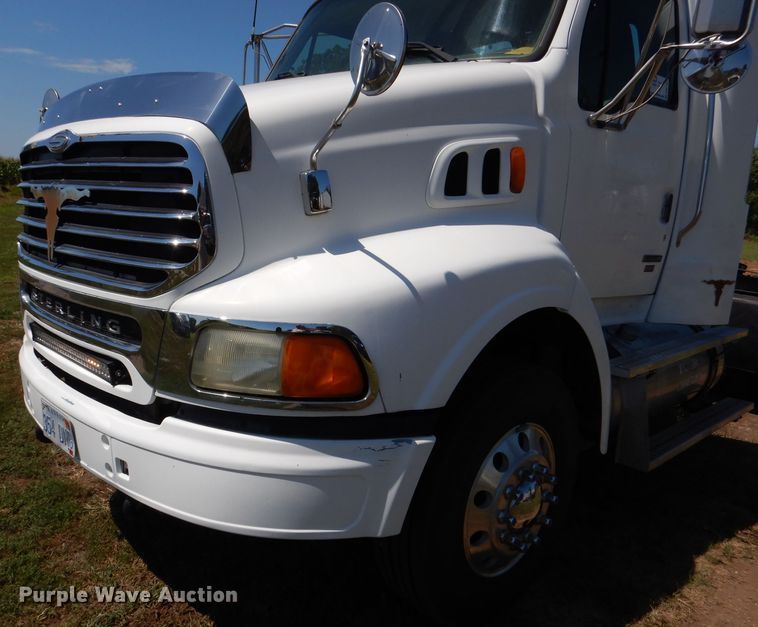 image for item DM1424 2005 Sterling AT9500  semi truck