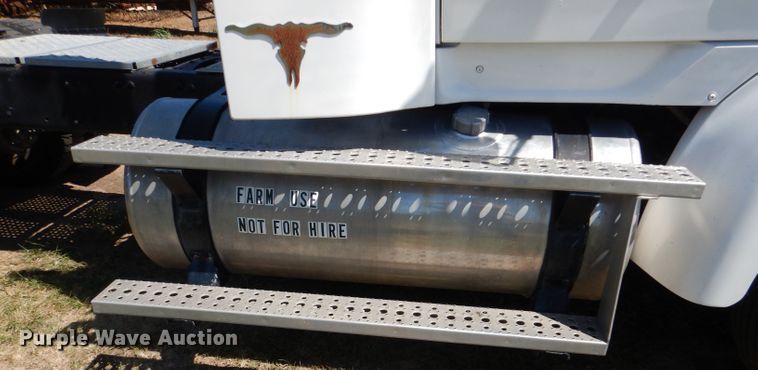 image for item DM1424 2005 Sterling AT9500  semi truck