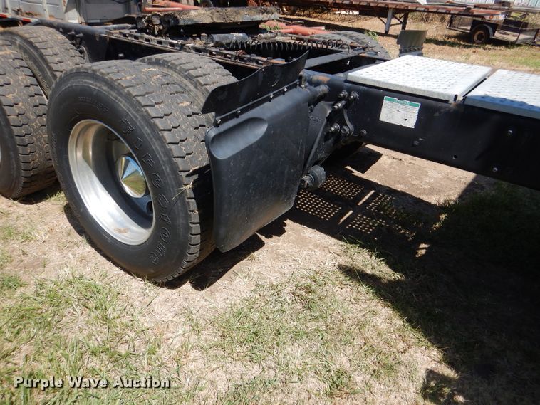 image for item DM1424 2005 Sterling AT9500  semi truck