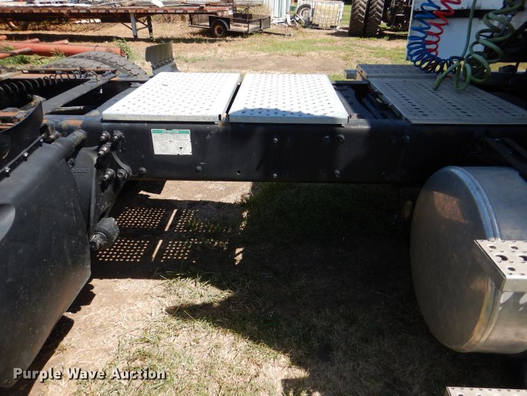 image for item DM1424 2005 Sterling AT9500  semi truck