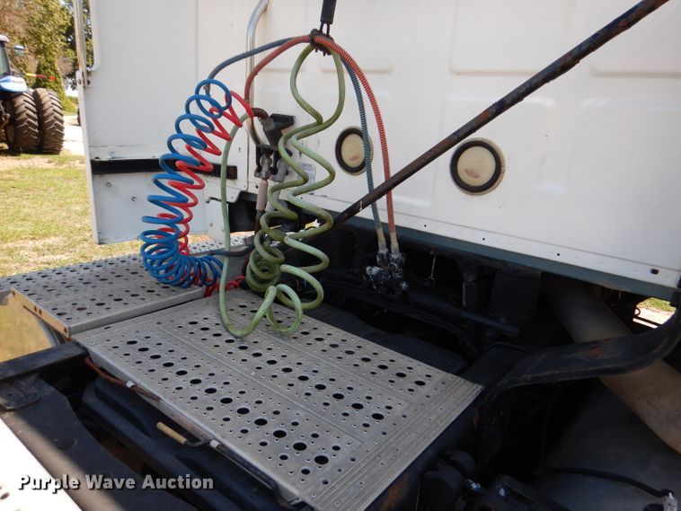 image for item DM1424 2005 Sterling AT9500  semi truck